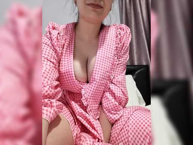 Lona-S's BongaCams show and profile