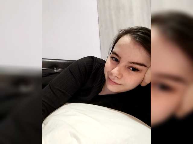 Lona-S's BongaCams show and profile