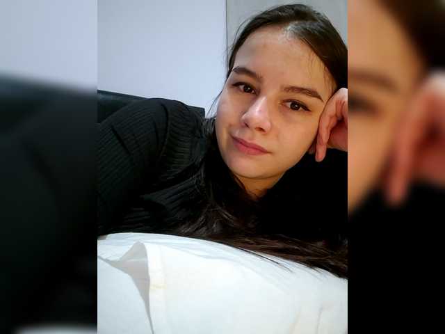 Lona-S's BongaCams show and profile