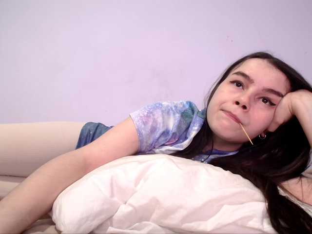 Lona-S's BongaCams show and profile