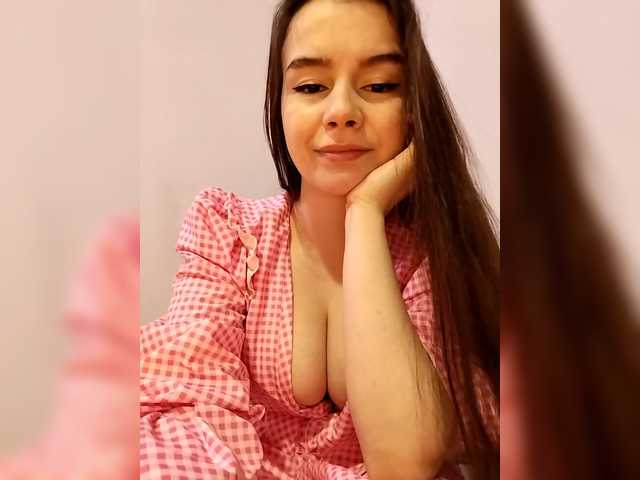 Lona-S's BongaCams show and profile