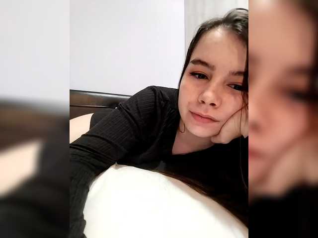 Lona-S's BongaCams show and profile