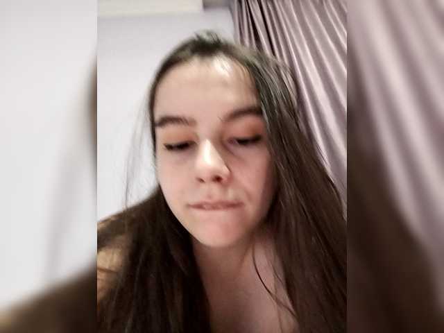 Lona-S's BongaCams show and profile