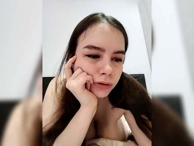 Lona-S's BongaCams show and profile