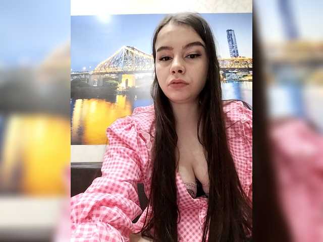Lona-S's BongaCams show and profile