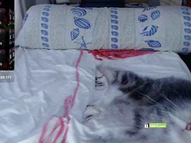 Angelina-1-7 webcam