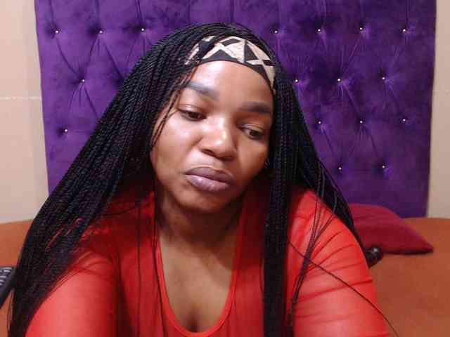 sexyeboncurvy webcam