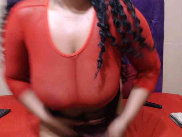 sexyeboncurvy webcam
