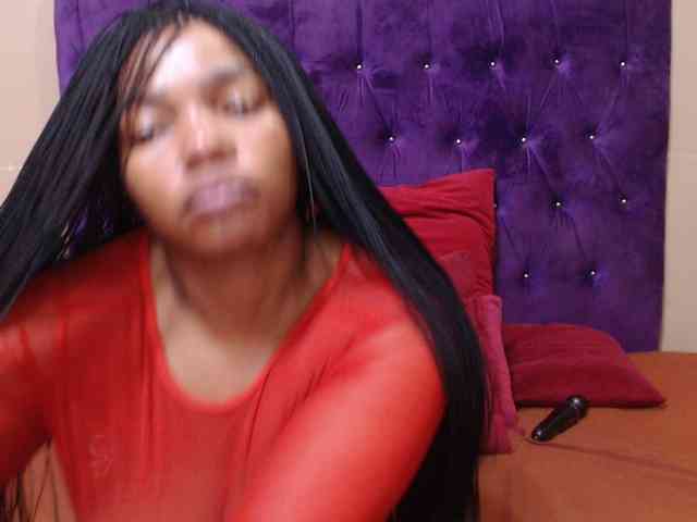 sexyeboncurvy webcam