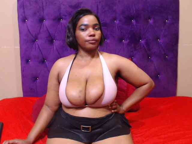 sexyeboncurvy webcam