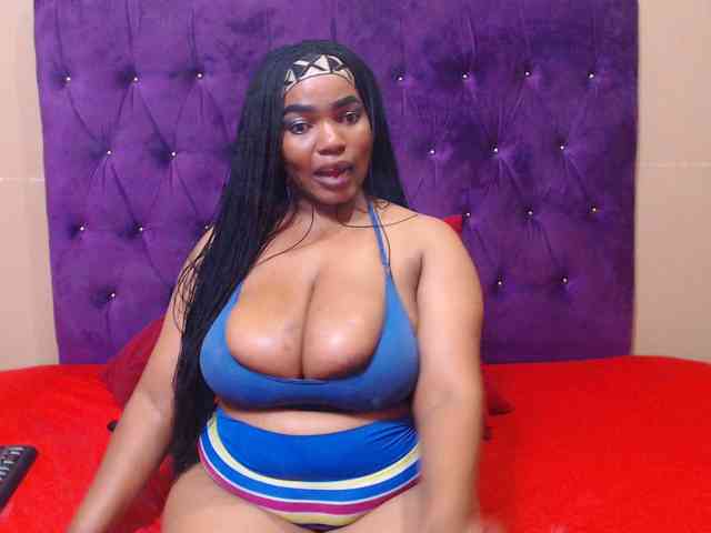 sexyeboncurvy webcam