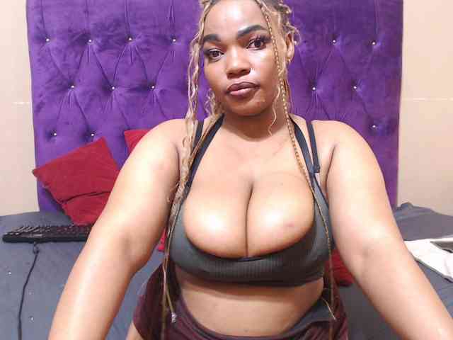 sexyeboncurvy