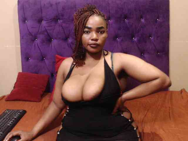 sexyeboncurvy webcam