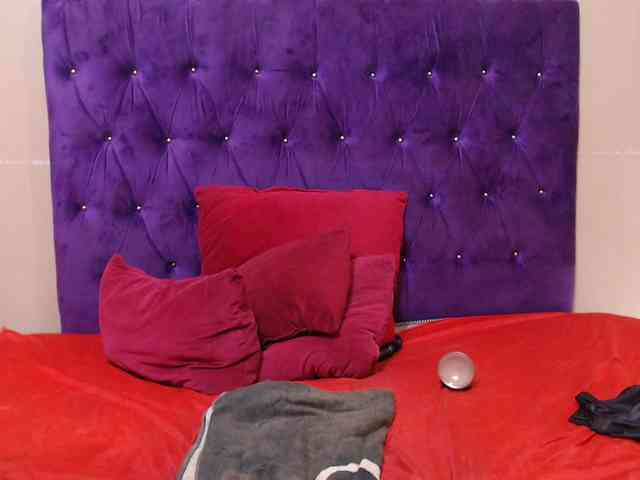 sexyeboncurvy webcam