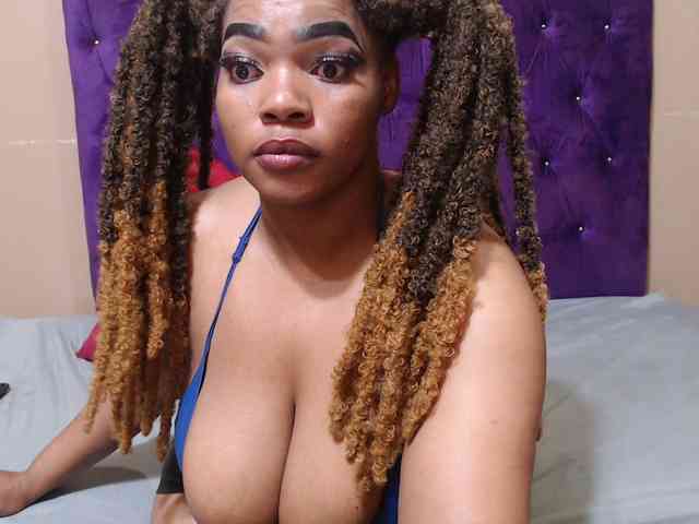 sexyeboncurvy sexyeboncurvy