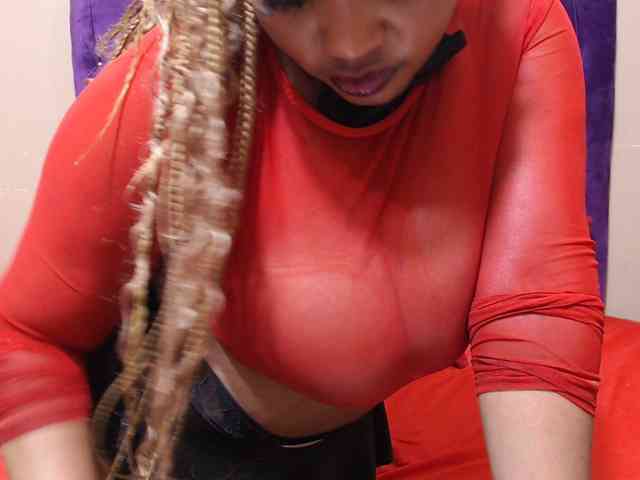sexyeboncurvy webcam