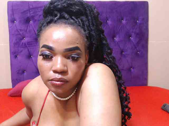 sexyeboncurvy webcam