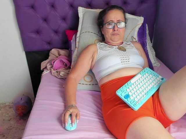 MargothClain's BongaCams show and profile
