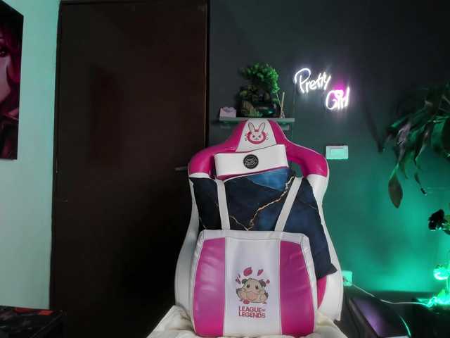 Katiehill's BongaCams show and profile