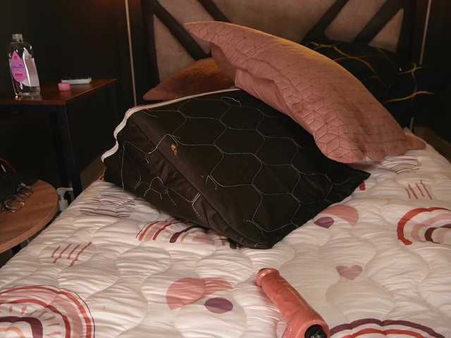 Katiehill's BongaCams show and profile