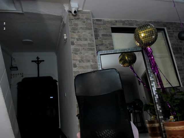 xcarlet1's BongaCams show and profile