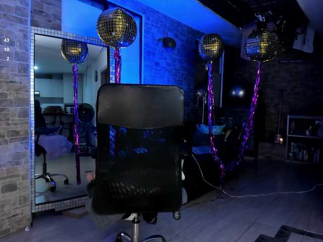 xcarlet1's BongaCams show and profile