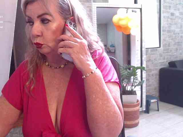 naughty chatroom Xcarlet1
