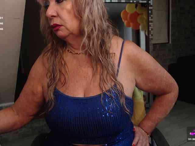 sexy striptease show Xcarlet1