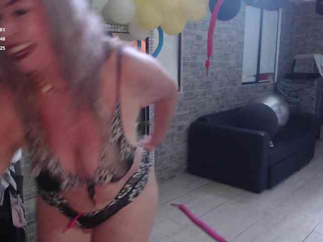 adult cam to cam chat Xcarlet1