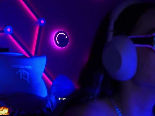 your-red-wine's BongaCams show and profile