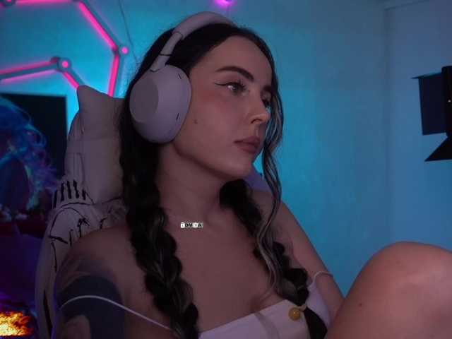 your-red-wine's BongaCams profile