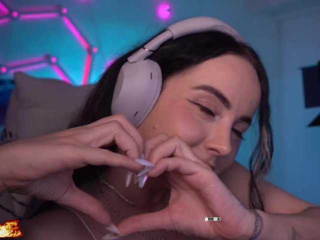 your-red-wine's BongaCams profile