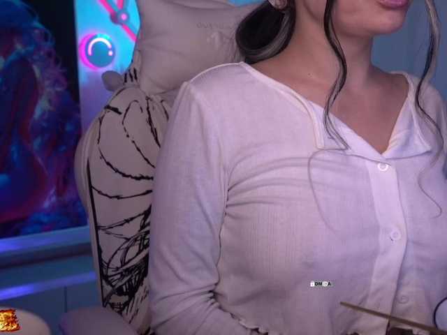 your-red-wine's BongaCams show and profile