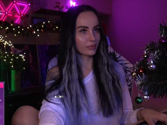 your-red-wine's BongaCams show and profile