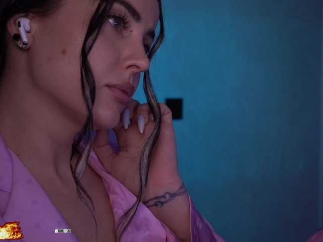 your-red-wine's BongaCams show and profile