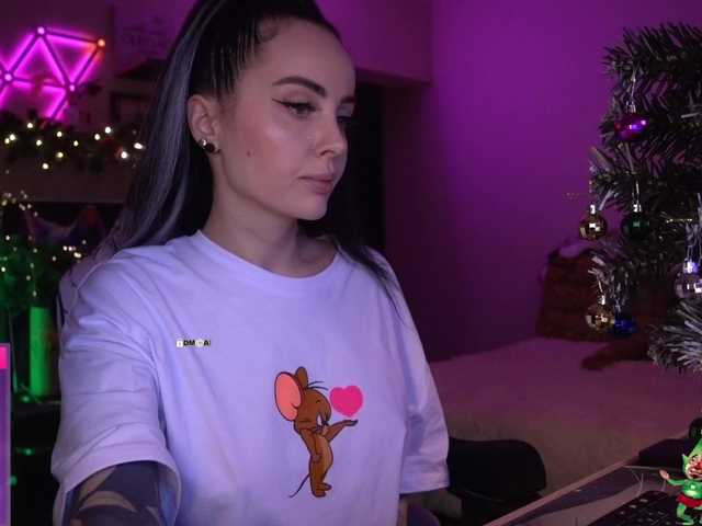 your-red-wine's BongaCams show and profile