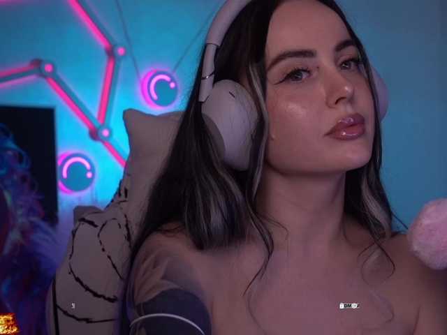 your-red-wine's BongaCams show and profile