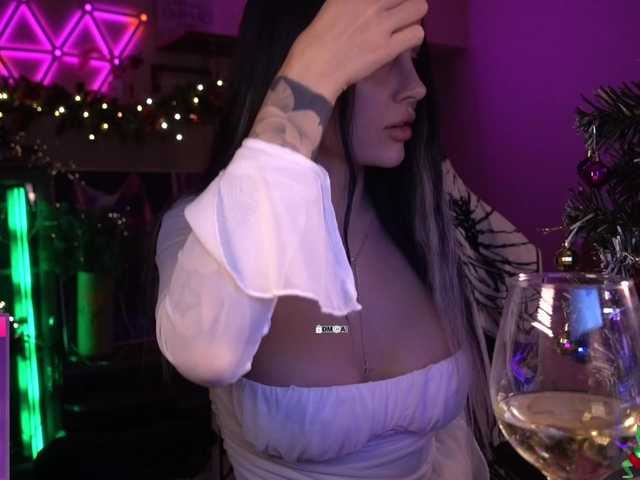 your-red-wine's BongaCams show and profile