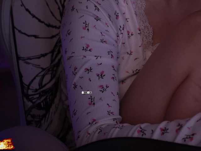 your-red-wine's BongaCams show and profile