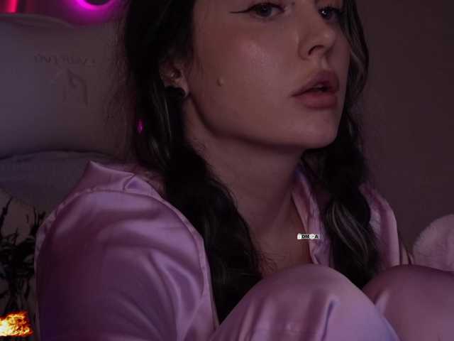 your-red-wine's BongaCams profile