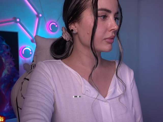 your-red-wine's BongaCams profile