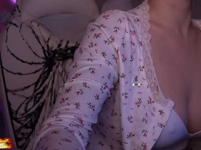 your-red-wine's BongaCams profile