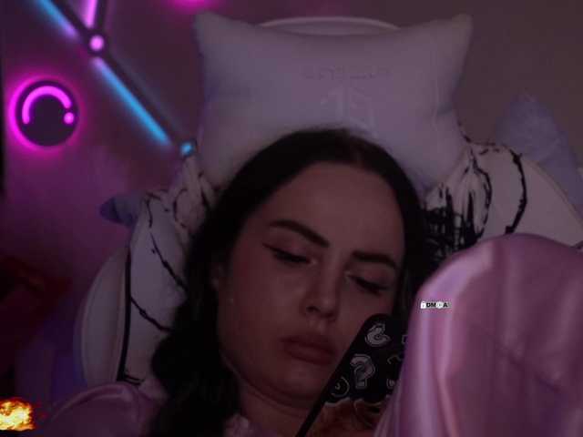 your-red-wine's BongaCams show and profile