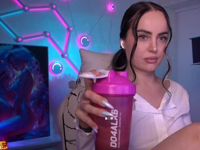 your-red-wine's BongaCams show and profile