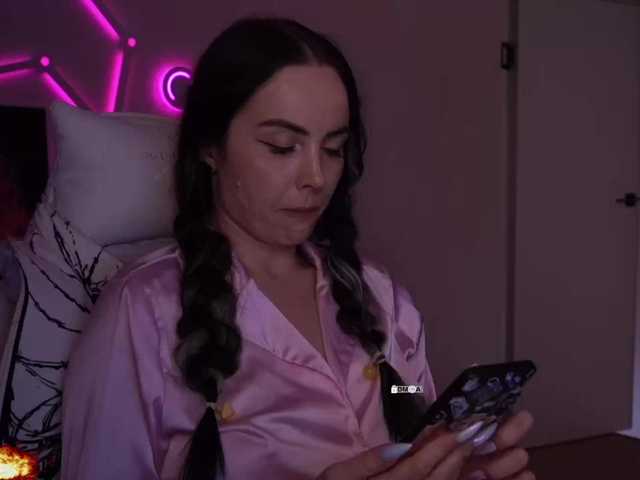 your-red-wine's BongaCams show and profile