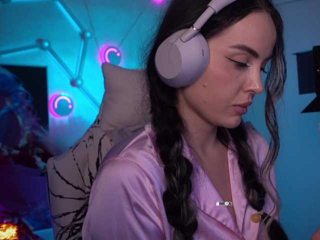 your-red-wine's BongaCams show and profile