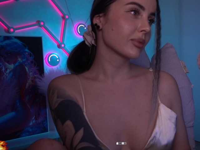 your-red-wine's BongaCams show and profile