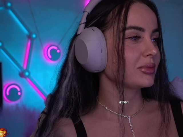 your-red-wine's BongaCams show and profile