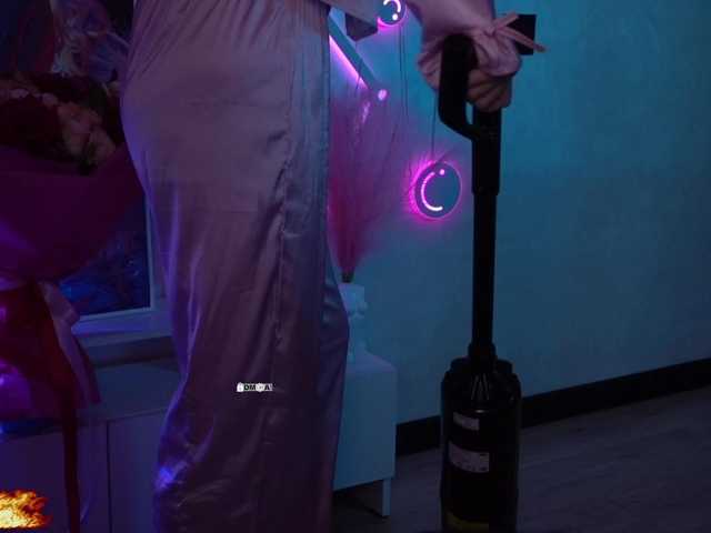 your-red-wine's BongaCams show and profile