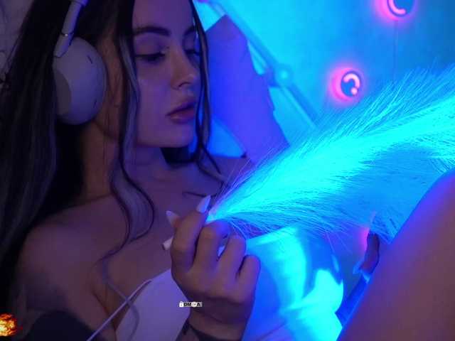 your-red-wine's BongaCams show and profile